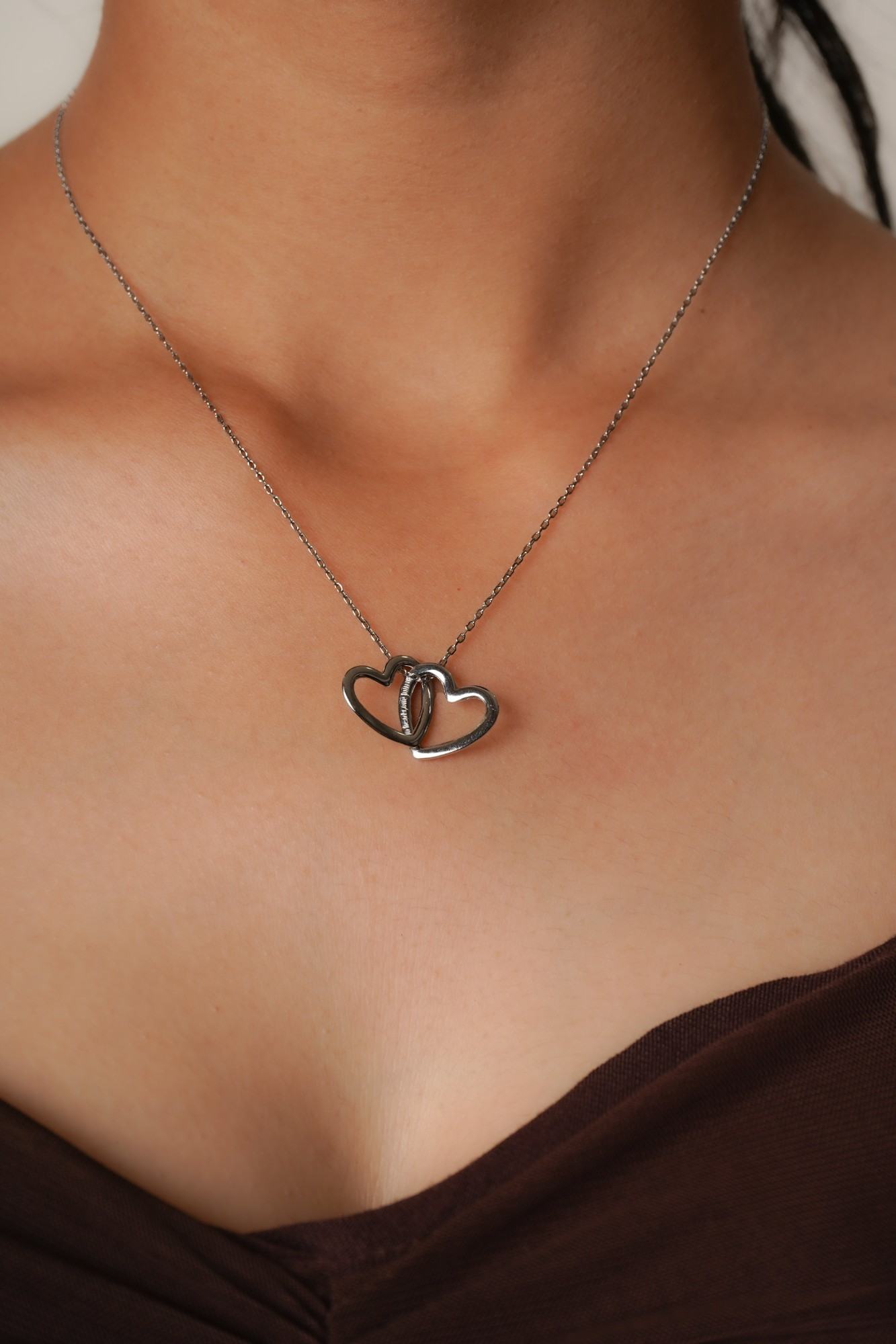 Eterna Interlocking Hearts Necklace - Thumbnail 2
