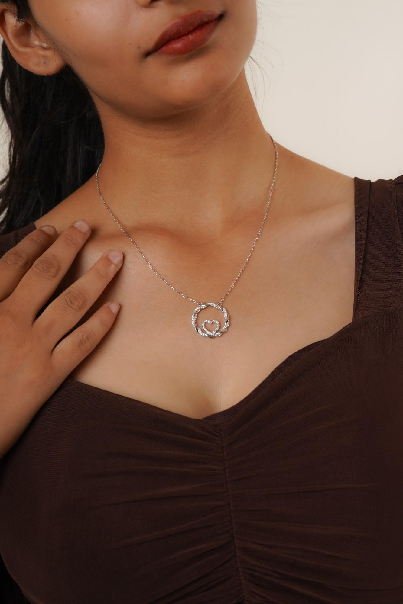 Entwined Heart & Circle Pendant Necklace - Thumbnail 2