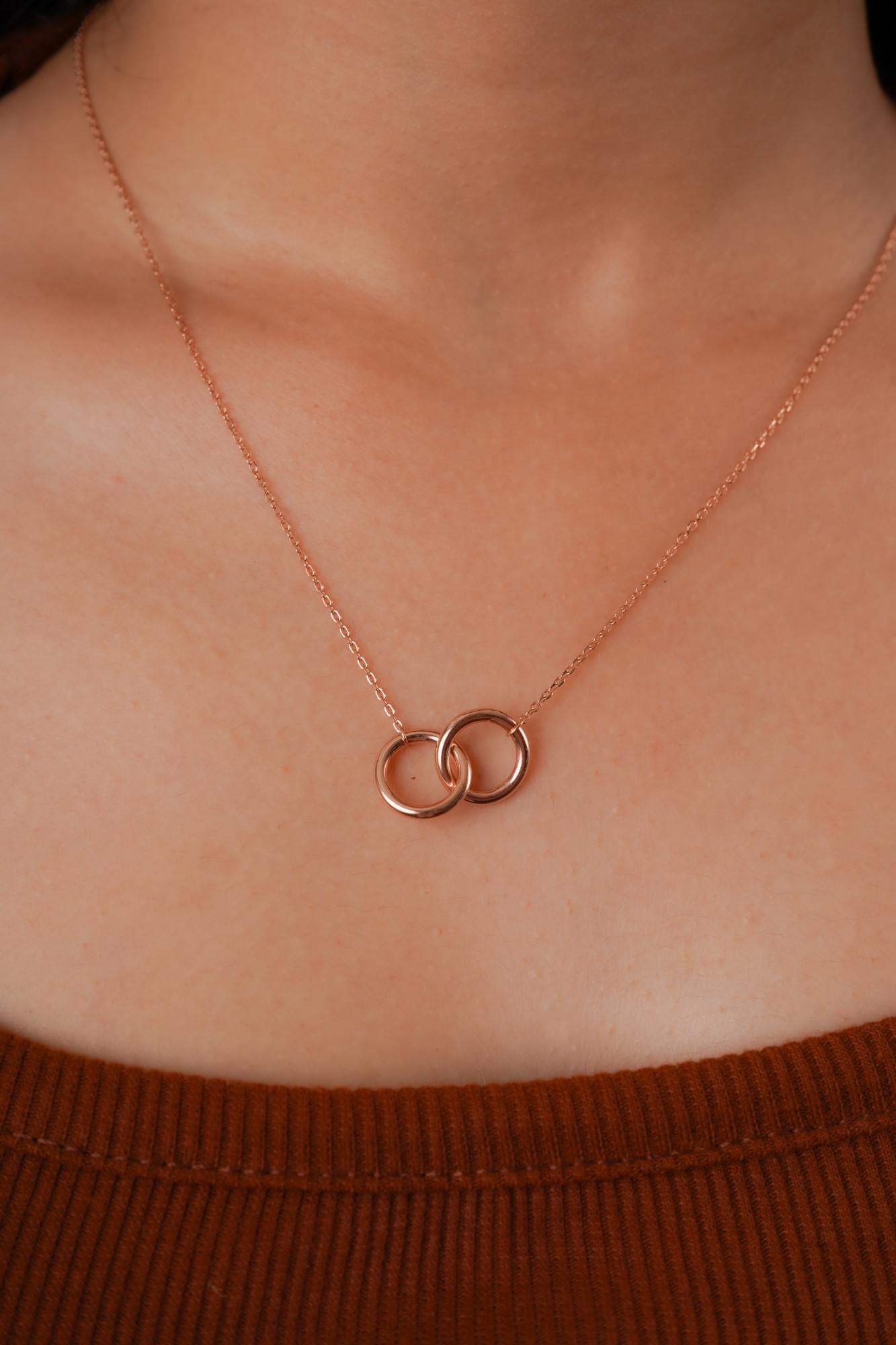 Intertwined Circles Rose Gold Necklace - Thumbnail 2