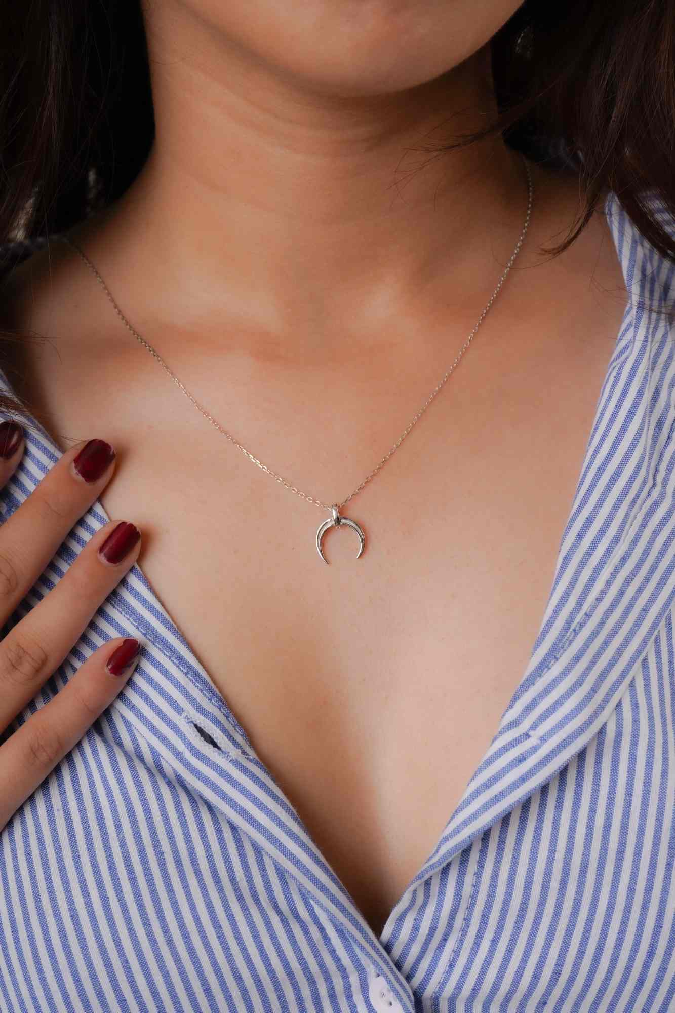 Lunara Crescent Necklace - Thumbnail 2
