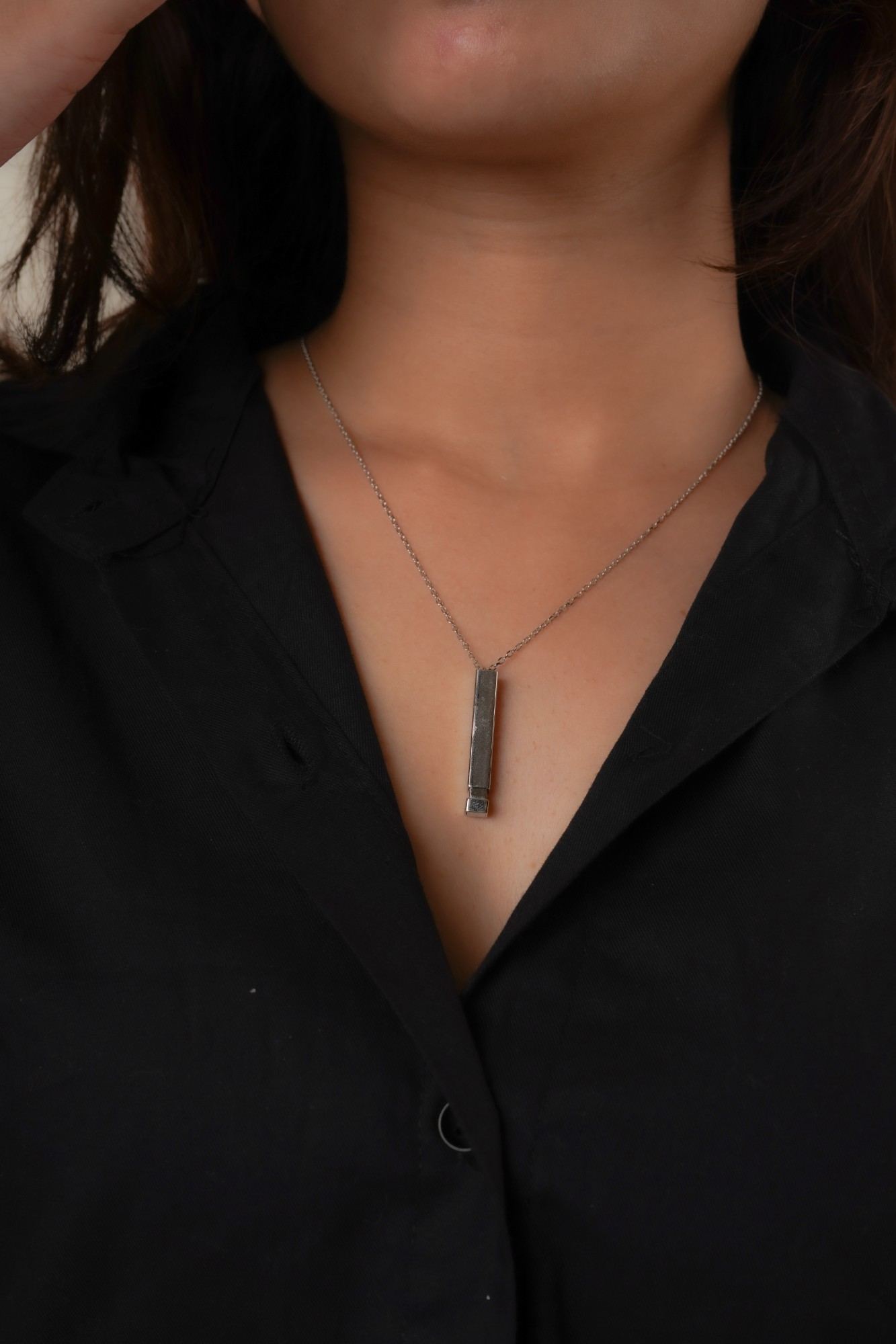 Elegant Bar Necklace - Thumbnail 2