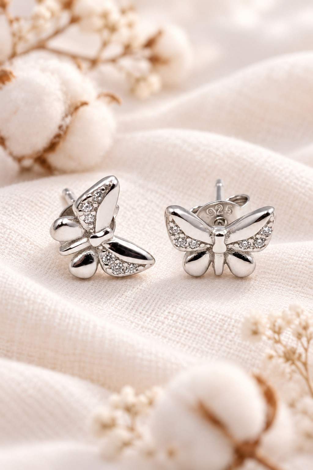Nazuk Butterfly Earrings - Thumbnail 3