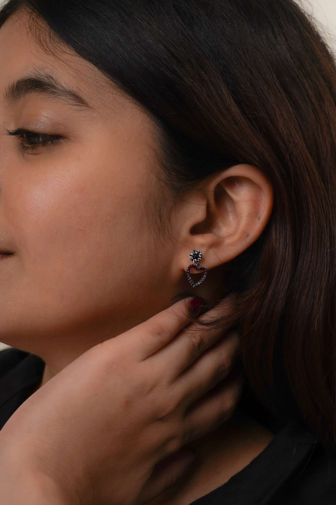 Rosélle Heart Drop Earrings - Thumbnail 2