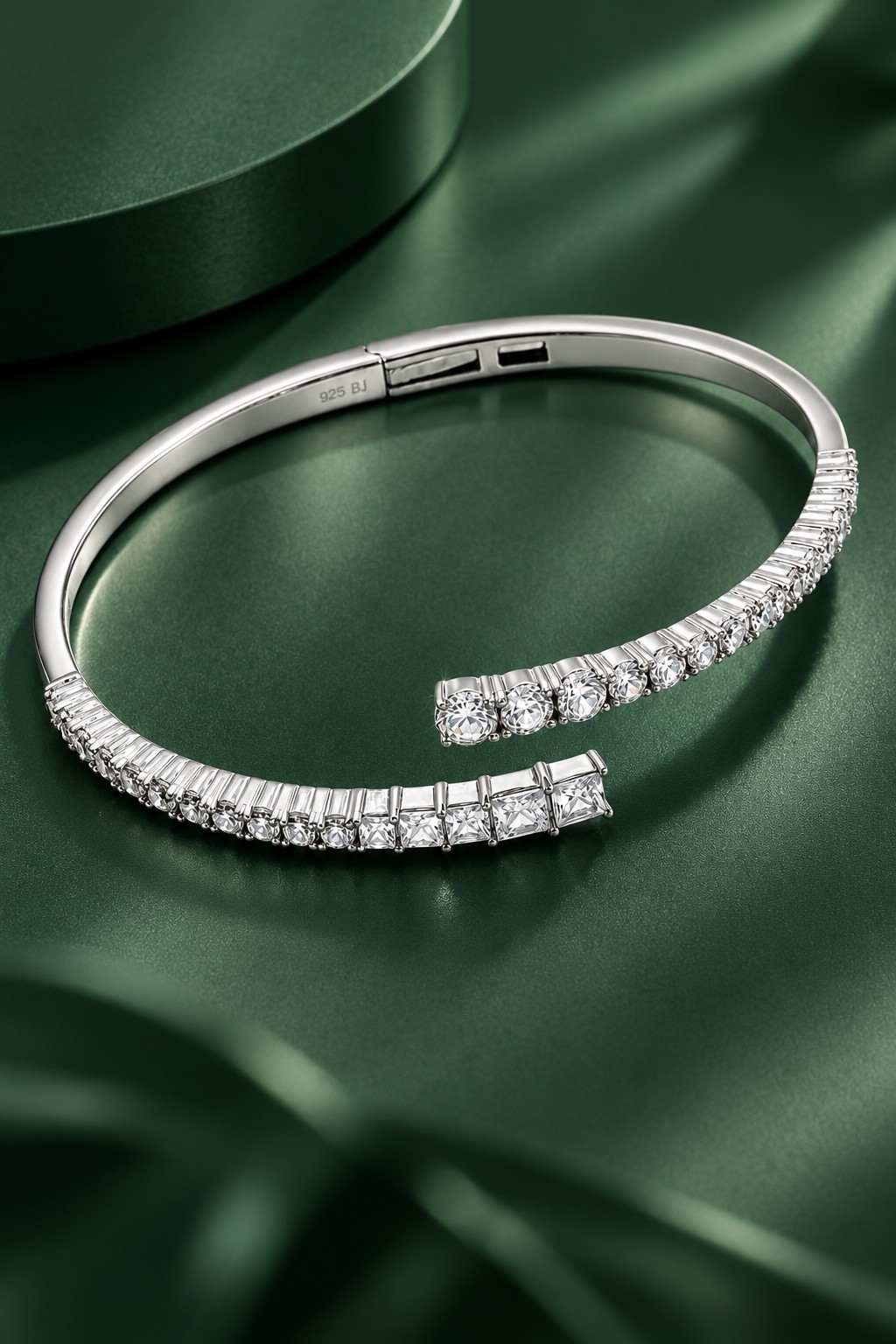 Crystal Line Bracelet - Thumbnail 2