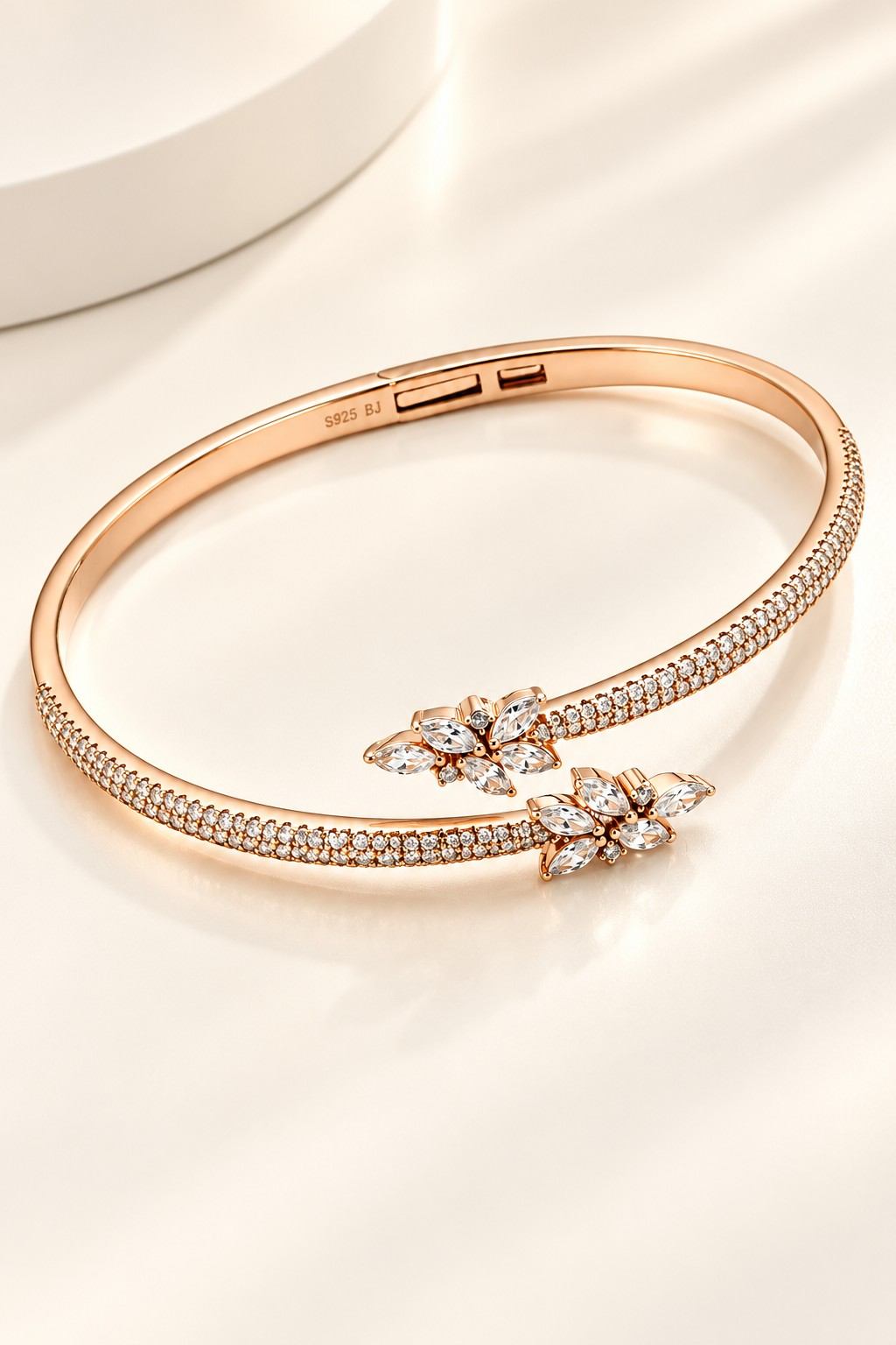 Roselle Bloom Bracelet - Thumbnail 3