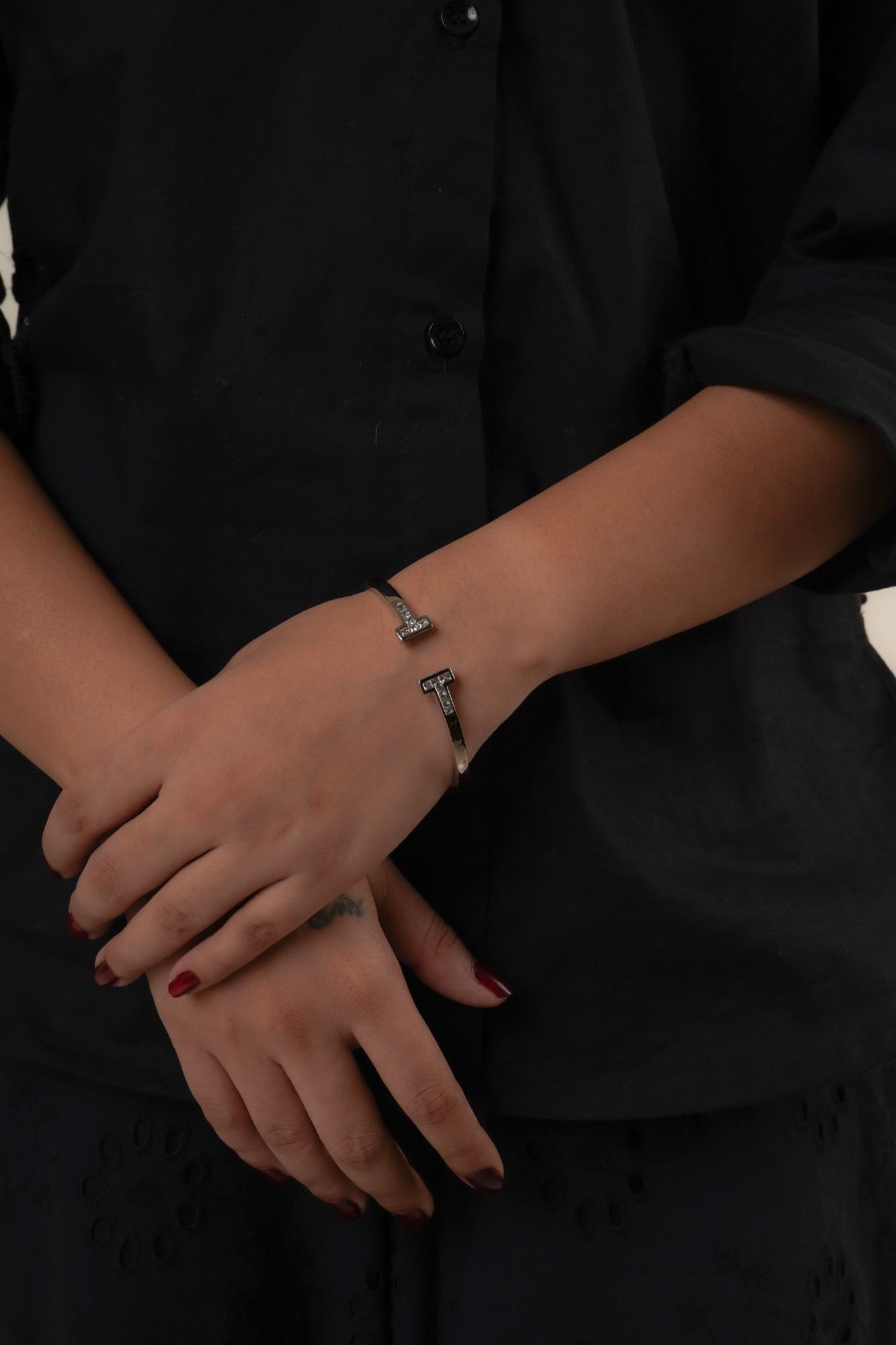 Élan T-Bar Bracelet - Thumbnail 2