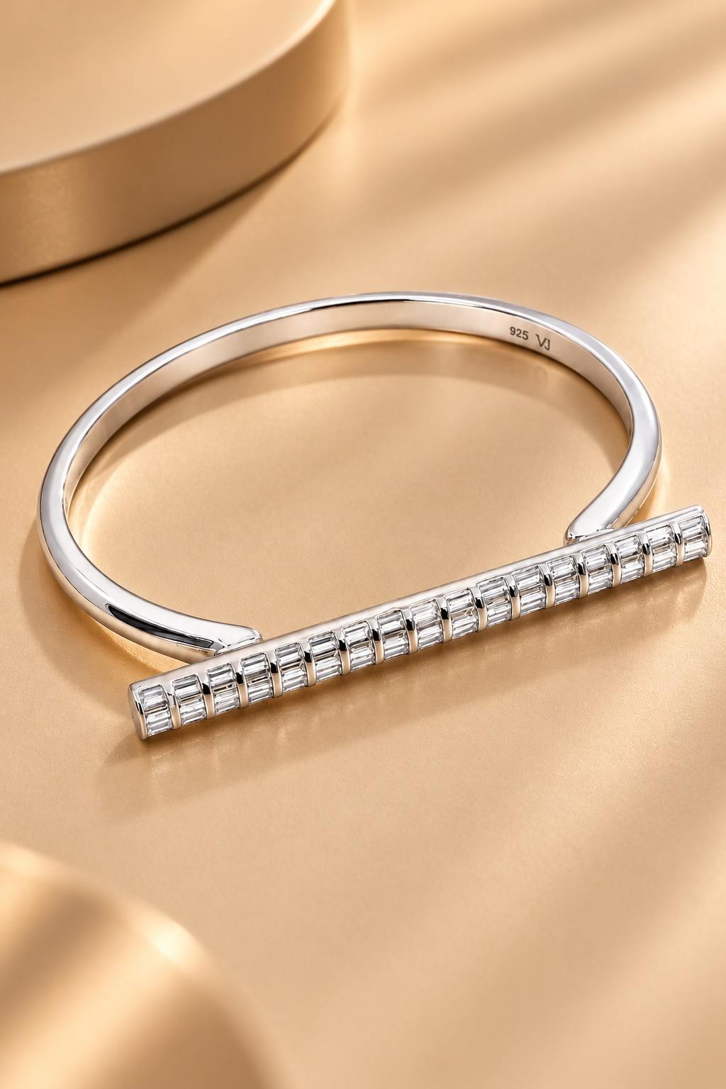 Aurelle Bar Bracelet - Thumbnail 4