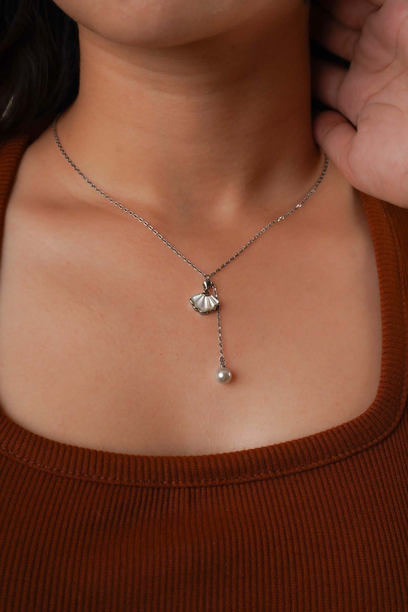 Pearl Shell Elegance Necklace - Thumbnail 2