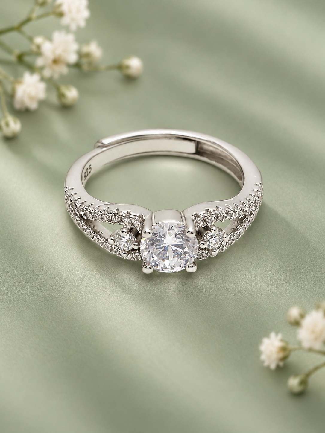 Elara Classic Solitaire Ring - Thumbnail 2