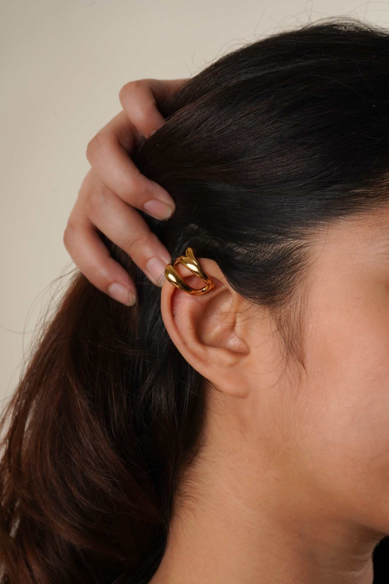 Sculpted Wave Ear Cuff - Thumbnail 2
