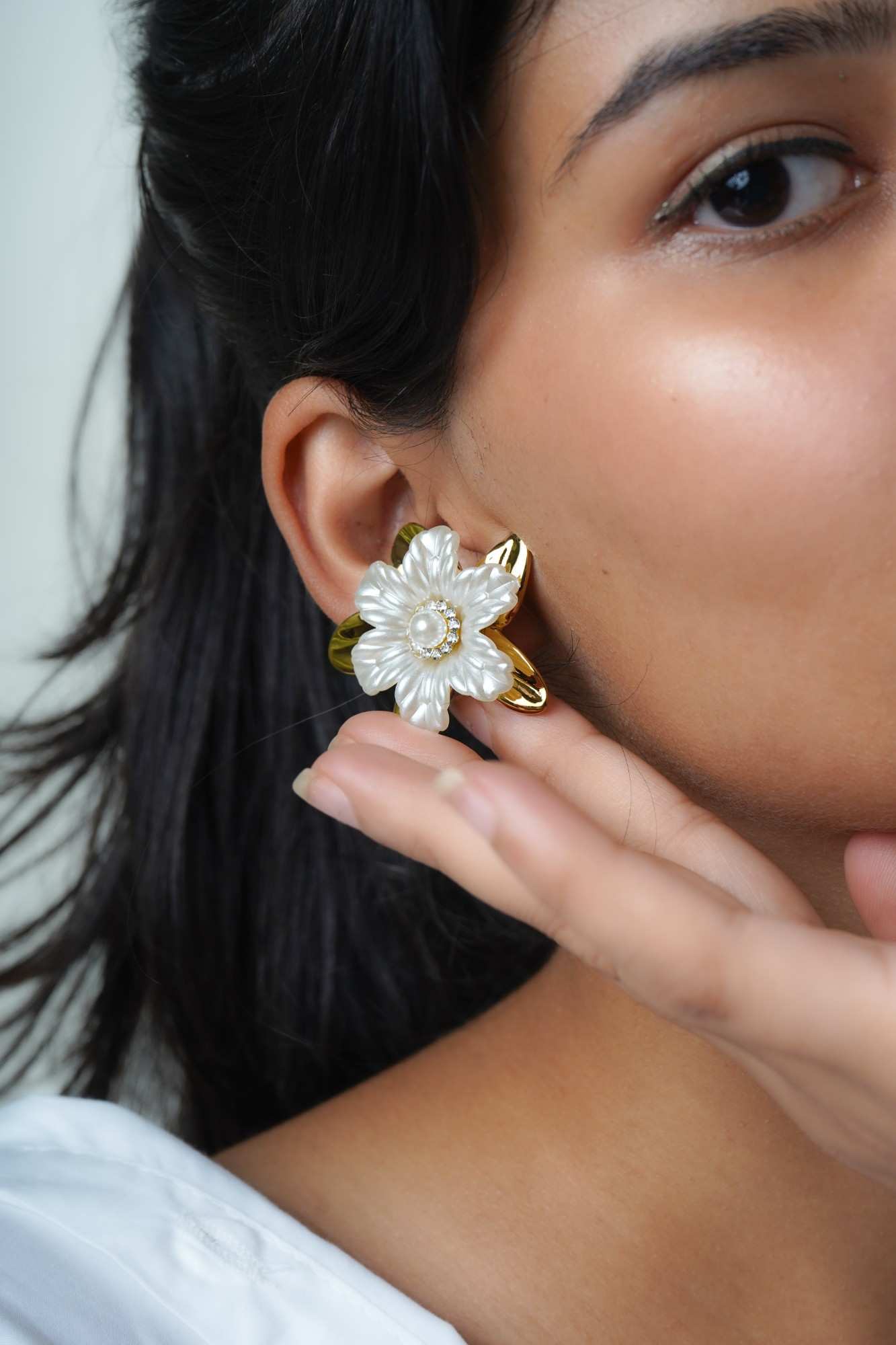Pearl Blossom Studs - Thumbnail 2