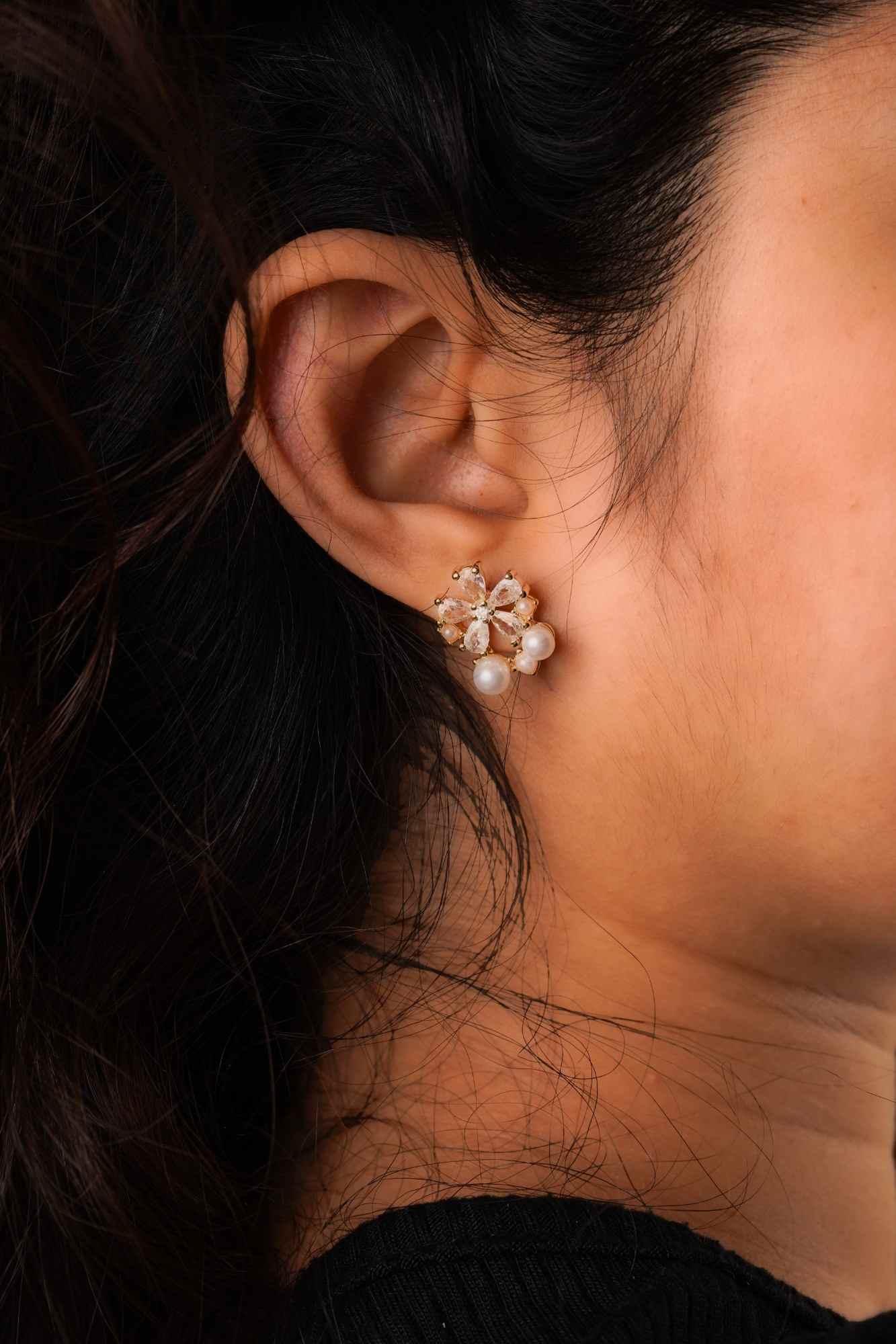 Crystal Pearl Bloom Studs - Thumbnail 2
