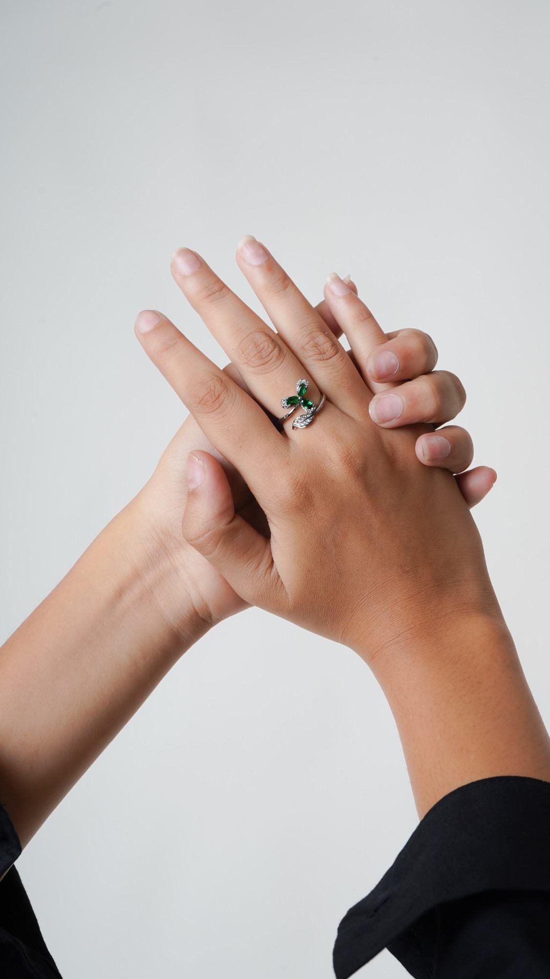 Emerald Butterfly Ring - Thumbnail 2
